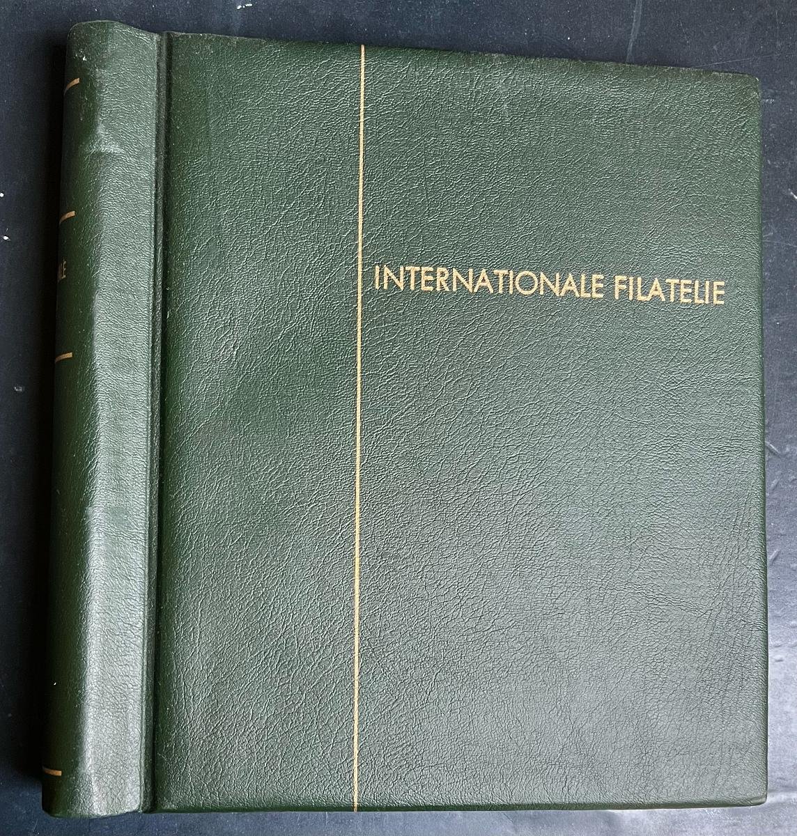 Německo BRD prázdné zasklené album 1958-76, 63 listů, zánovní